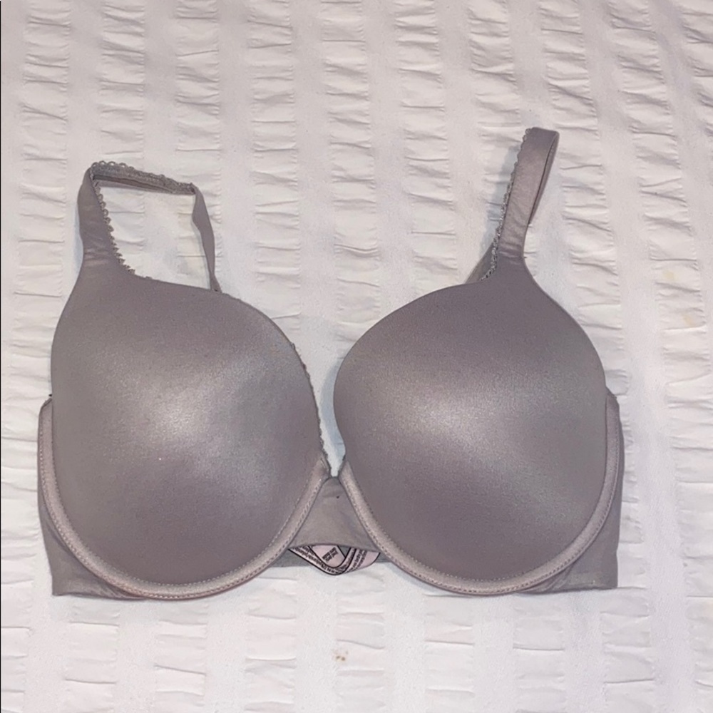 Light gray/lilac Victoria’s Secret bra
